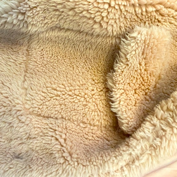 Forever 21 Oversized pink teddy bear coat with drawstrings, size medium. - Picture 3 of 4